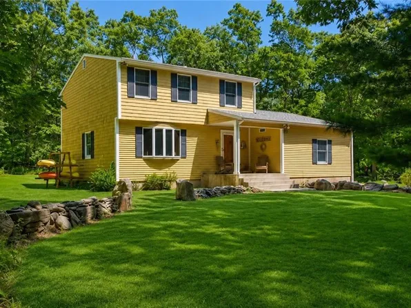189 Wolf Rock Rd, Exeter, RI 02822