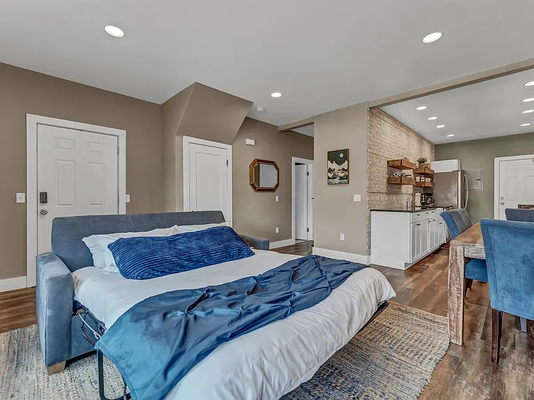 4865 Main St — Photo 29