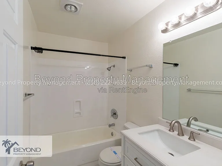 4452 Mentone St #206 — Photo 11