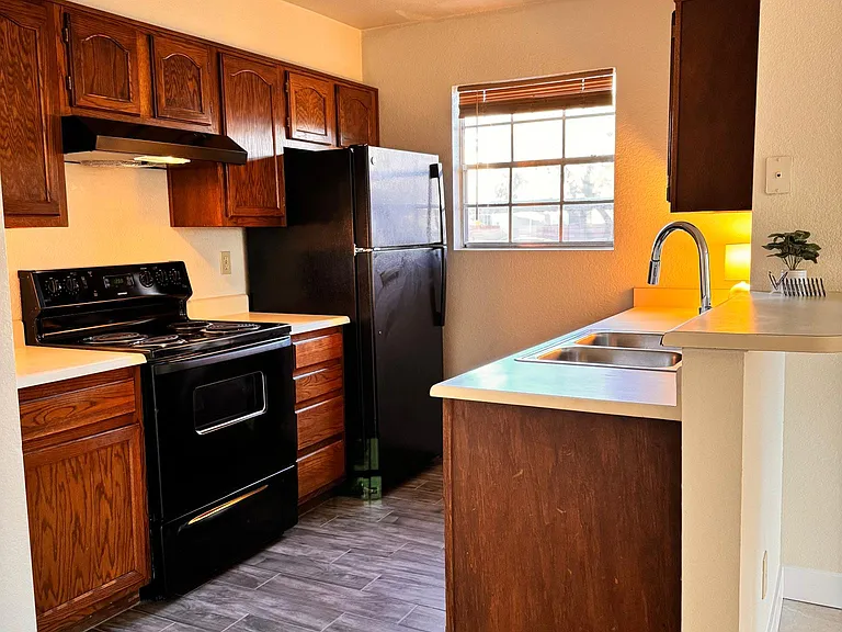 625 S Westwood St #113 — Photo 13