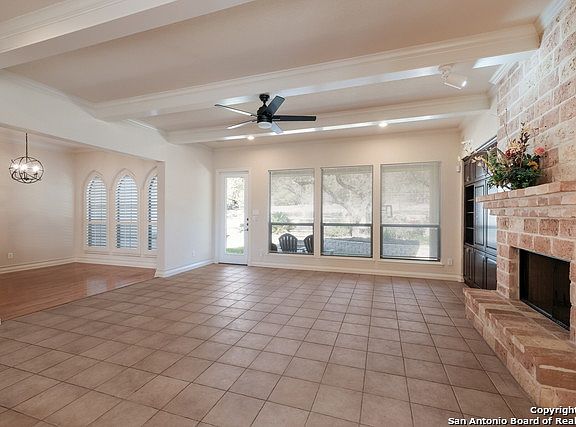 4th image of 923 Foxton Dr