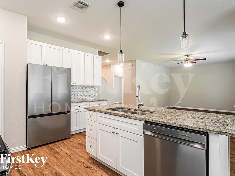 7384 Parkside Place Dr — Photo 8