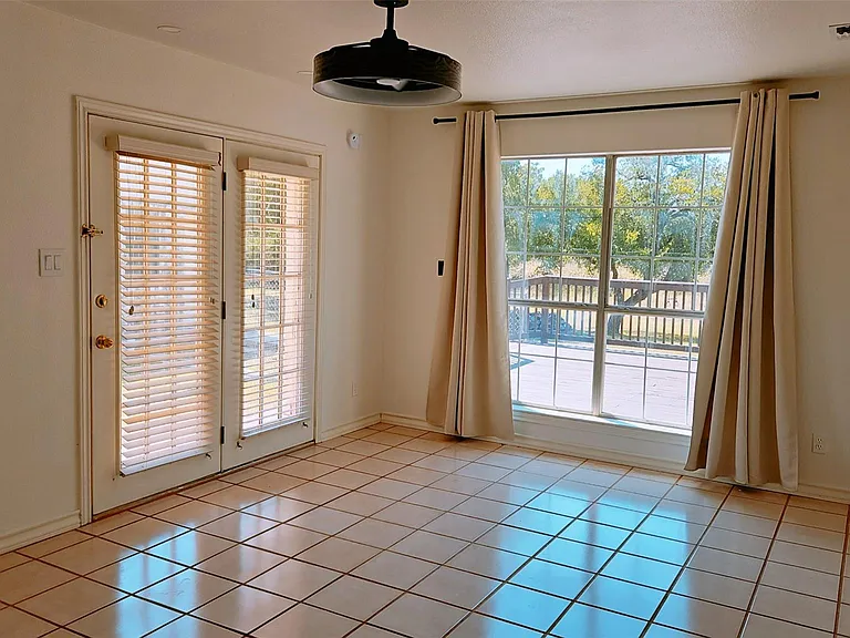 105 Meadow Dr — Photo 9