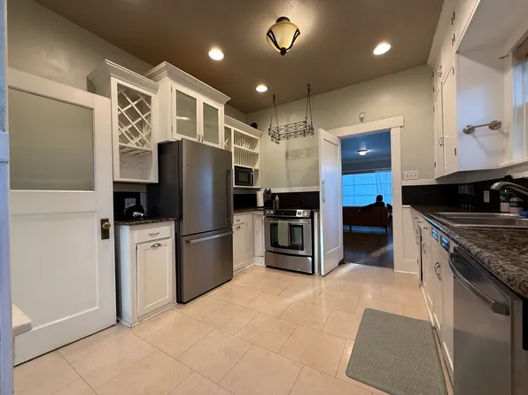 808 N Sheridan Ave, Tacoma, WA 98403