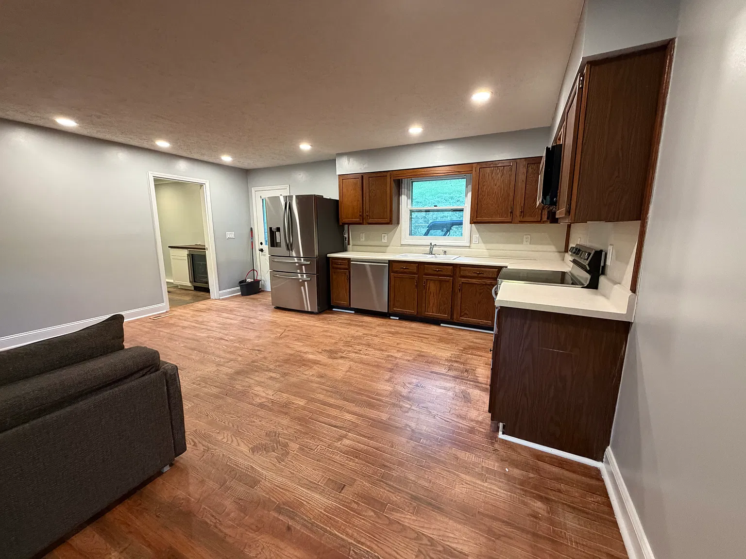 2 bed, 1200 sqft, $2,500 — Photo 4