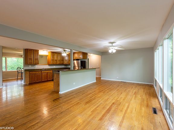 3rd image of 507 W Creekwood Dr