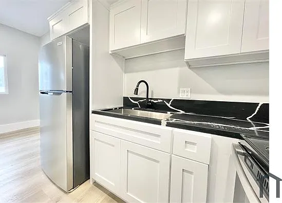 193 W 41st Pl — Photo 2
