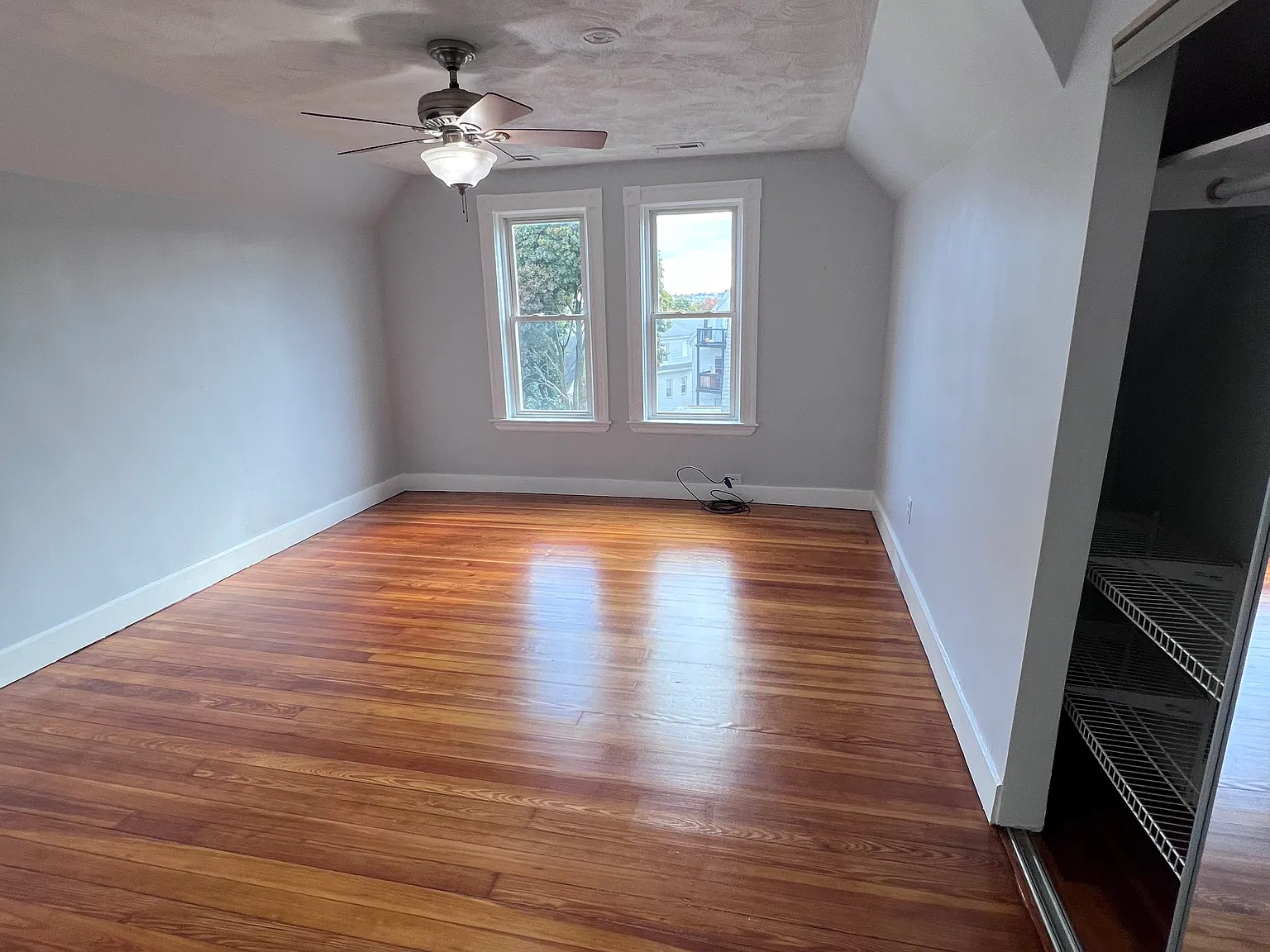 2 bed, 1050 sqft, $2,400 — Photo 4