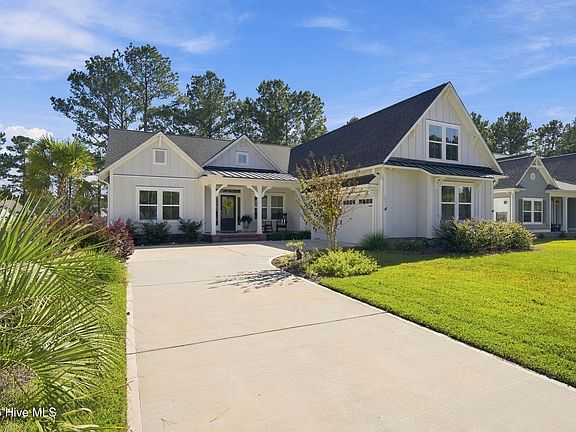 2nd image of 1027 Crosby Circle SW