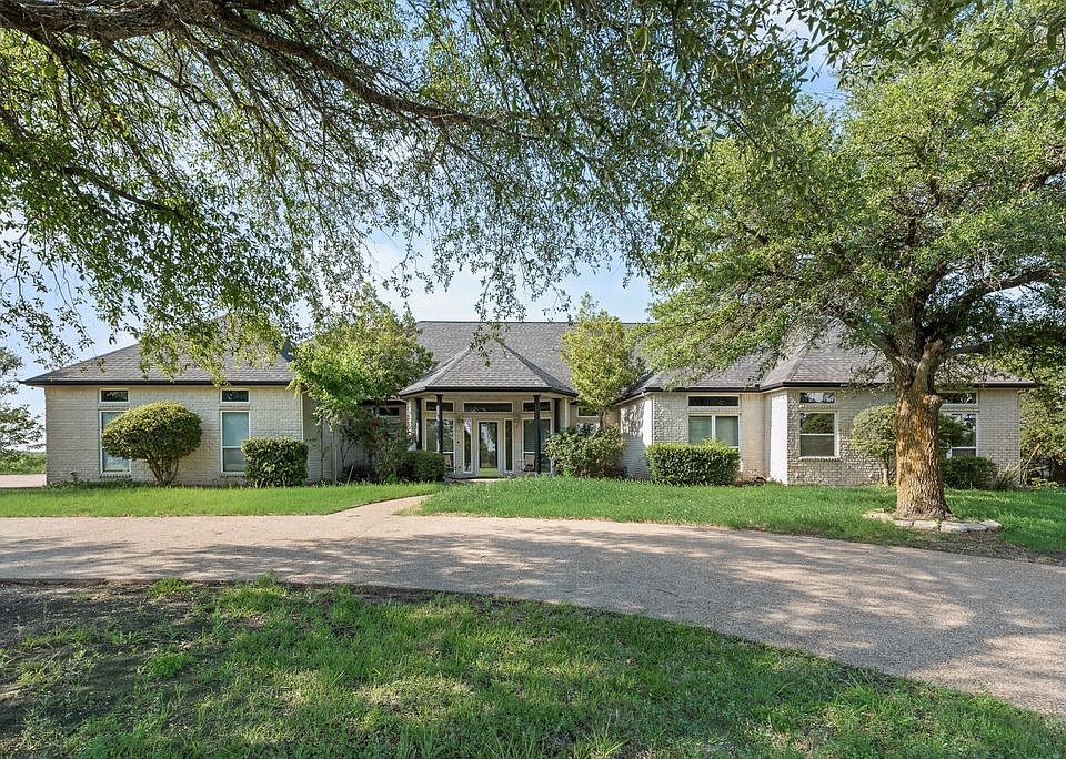 1st image of 120 Chambers Dr