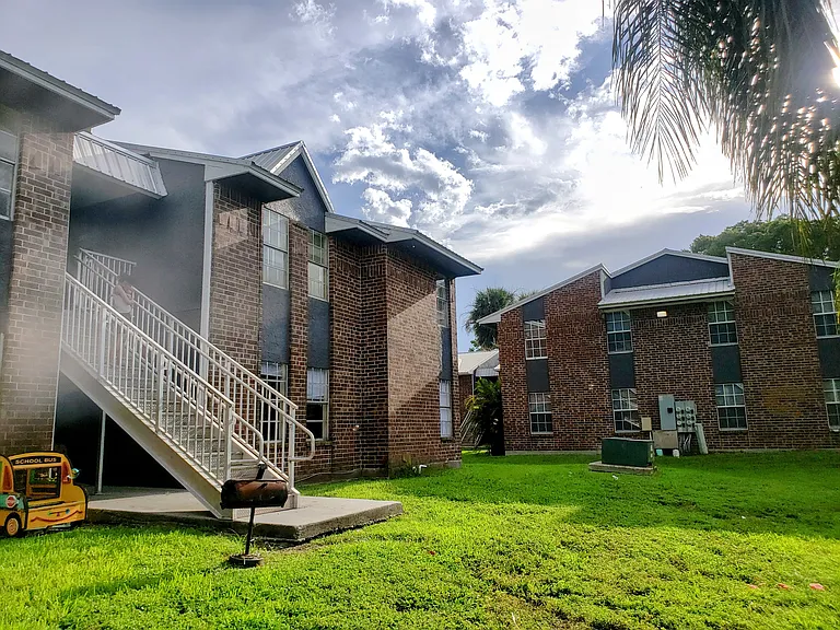 Lake View Villas — Photo 43