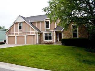 6732 Clairborne Rd, Shawnee, KS 66217