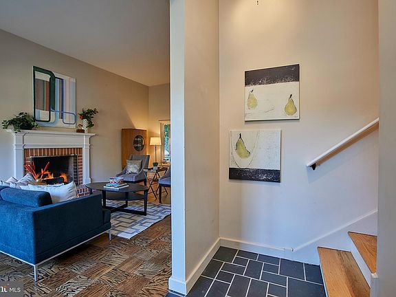 2nd image of 4018 N Woodstock St