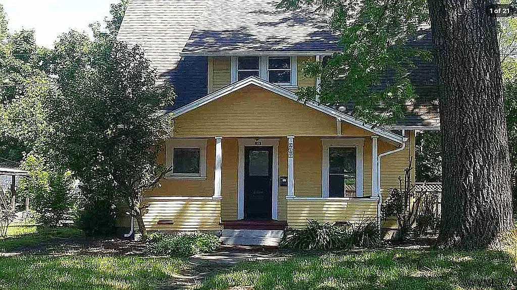 4th Street — Photo 1