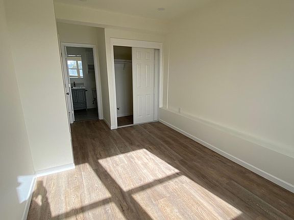 4th image of 2379 39th Ave #A