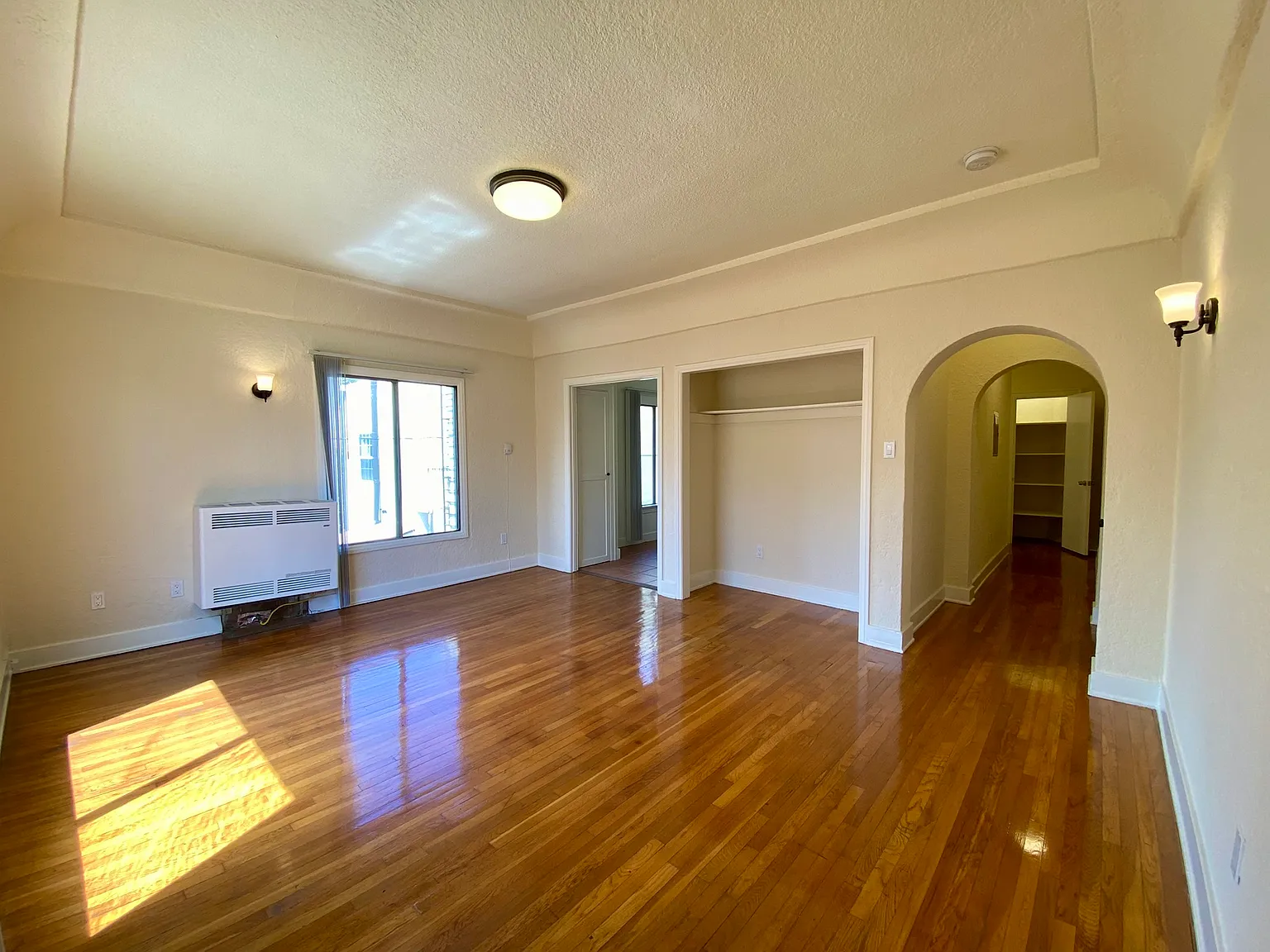 1 bed, 725 sqft, $2,195 — Photo 3