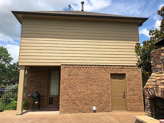 3rd image of 302 Celebration St