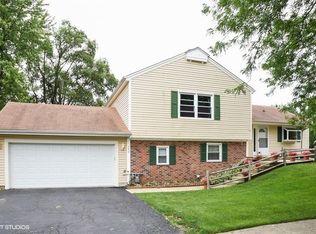 300 Rosecrans Ct, Bartlett, IL