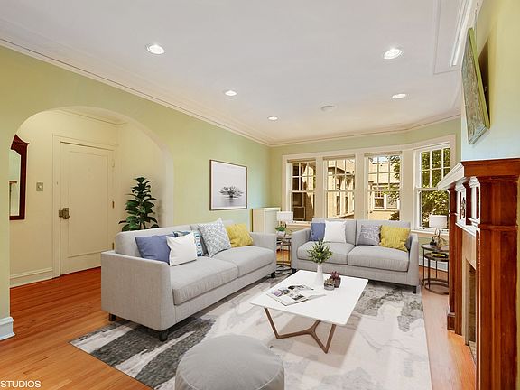 3rd image of 670 Hinman Ave APT 3D
