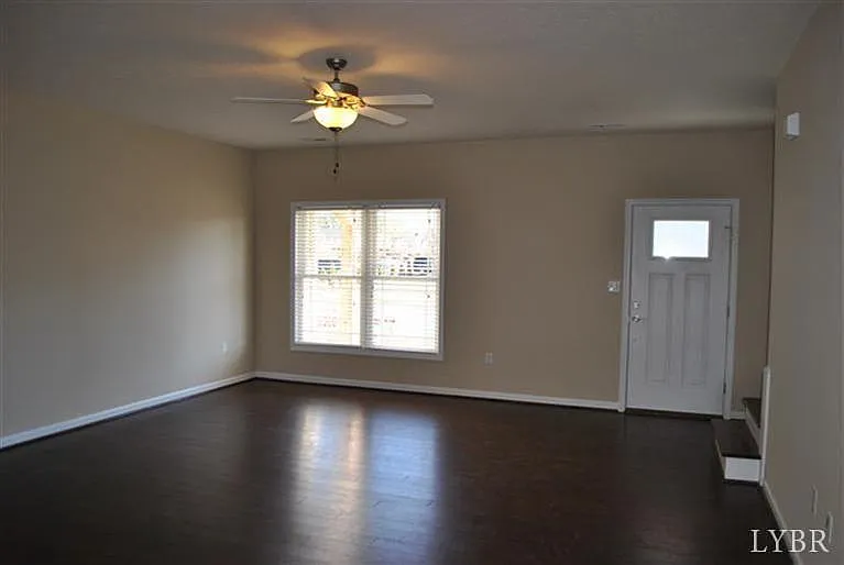 213 Portico St — Photo 3