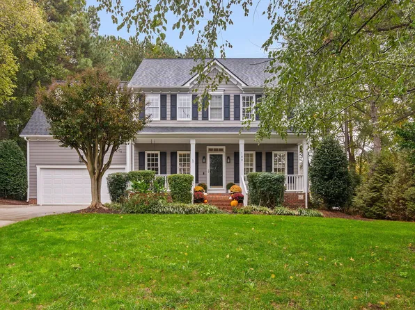 102 Fentress Ct, Cary, NC 27519