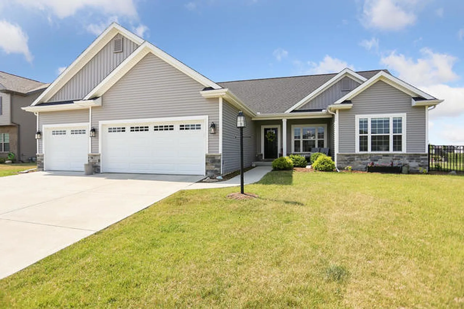 1503 Yankee Ln photo 1