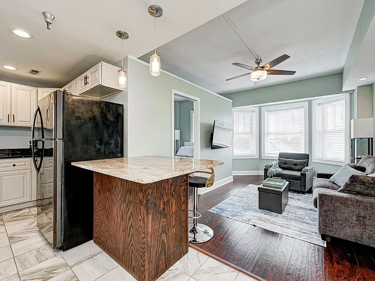 230 E 9th St #401 — Photo 11