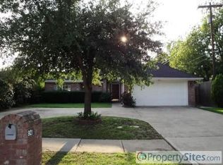 921 N Rogers Rd, Irving, TX 75061