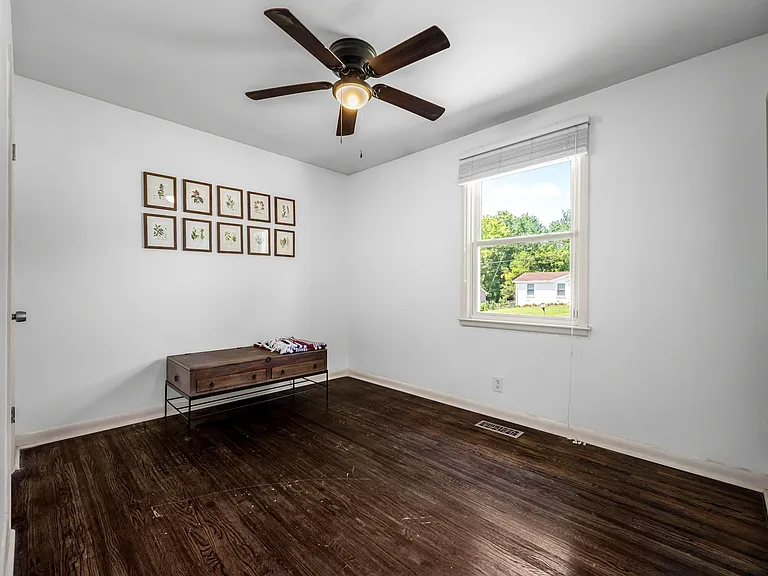 205 Cedar Dr — Photo 22