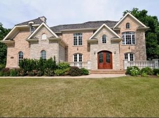 31011 Sage Ct, Libertyville, IL 60048