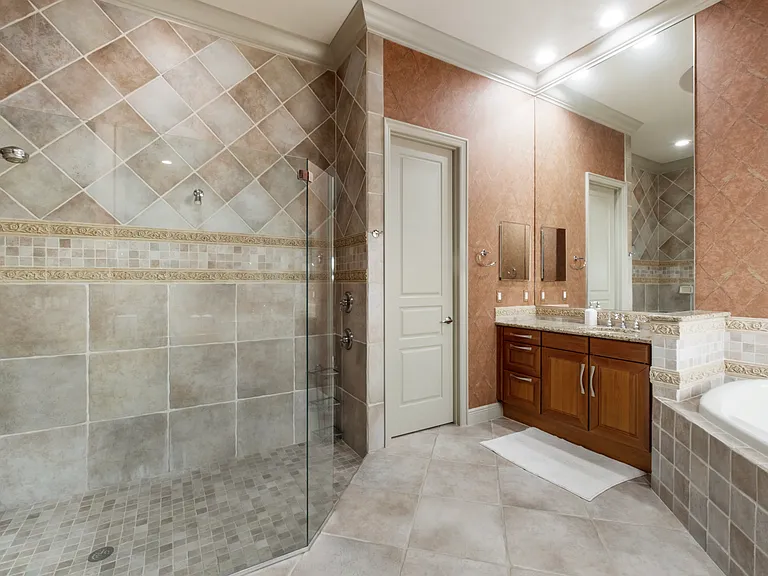 7926 Versilia Dr — Photo 19