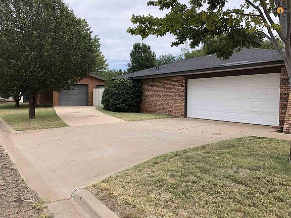 3rd image of 200 Chanticleer Pl