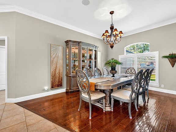5th image of 4609 Breezeway Ct