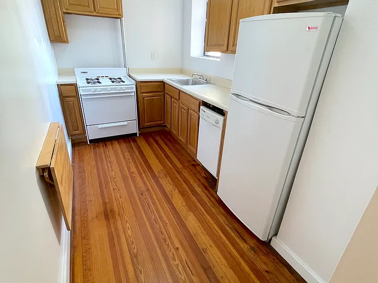 647 W 174th St #5C — Photo 6