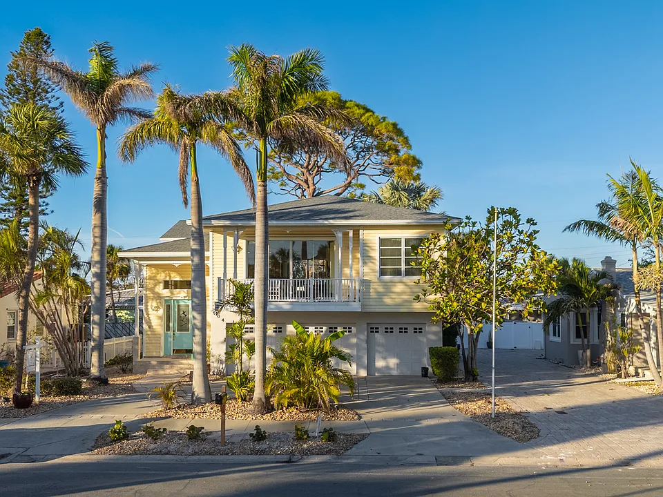 104 44th Ave
