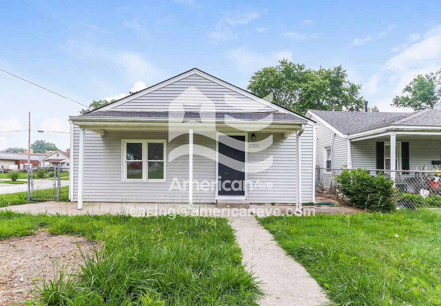 3 bed, 1.0 bath, 1123 sqft, $832 — Photo 1