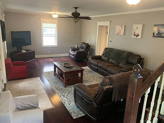 5th image of 322 College Ave