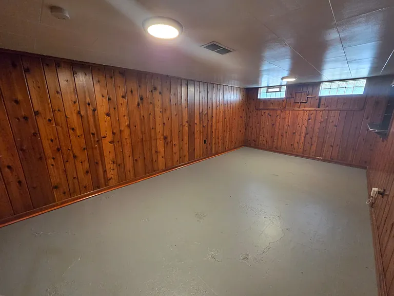 1361 Villa Dr — Photo 13