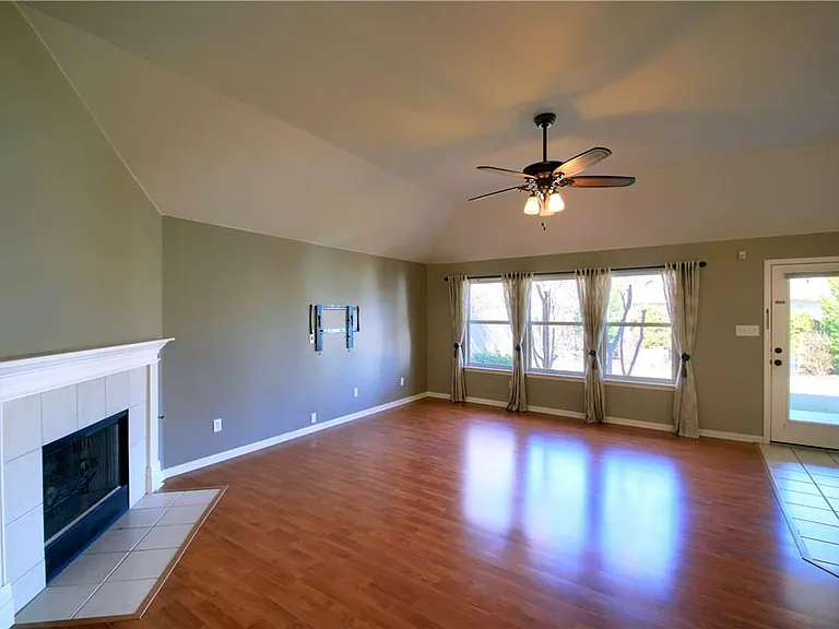 129 Copperwood Loop — Photo 9