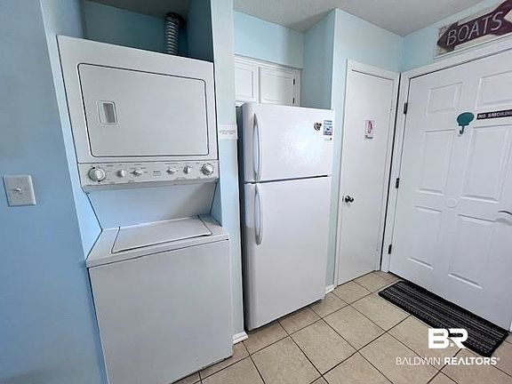 3rd image of 728 W Beach Blvd #204