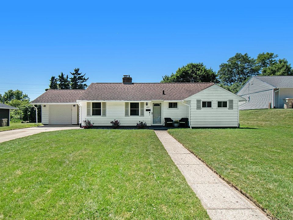 1st image of 2825 Hilltop Dr