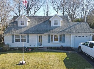 359 Randall Rd, Ridge, NY 11961