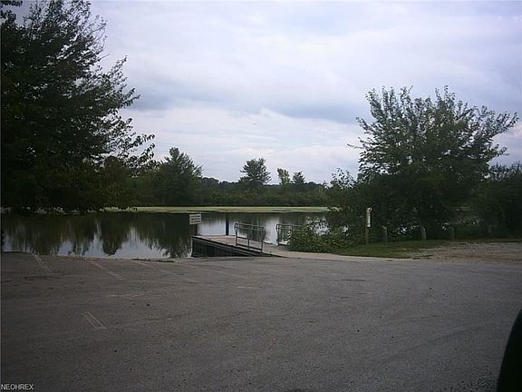 3rd image of 624 Cove Blvd