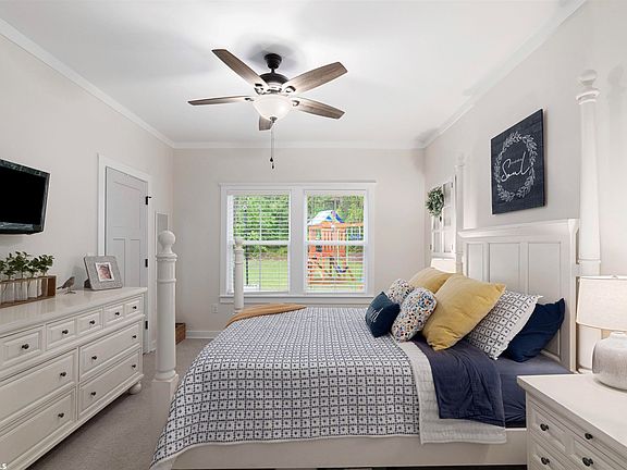 3rd image of 507 Rolling Hill Cir