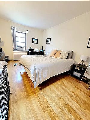 2nd image of 31 W 74th St #3R