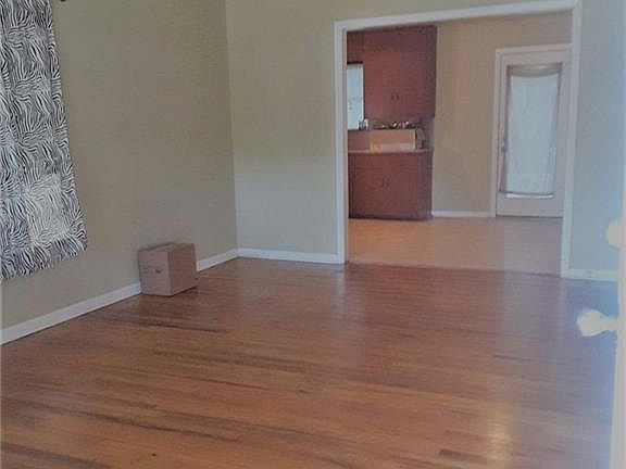 5th image of 212 Pearl St