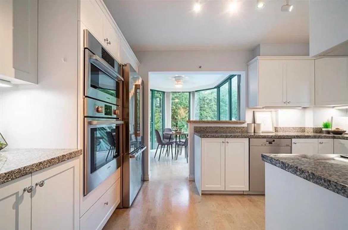 2 bed, 1315 sqft, $5,200 — Photo 2