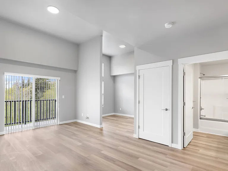 Kingsway Apartments — Photo 26