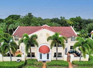 19 Uno Lago Dr, Juno Beach, FL 33408