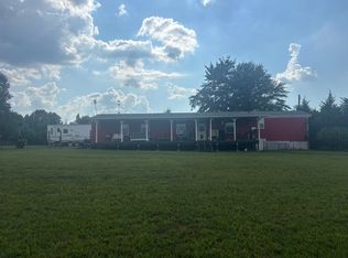 401 Rabbit Moffitt Rd, Chesnee, SC 29323